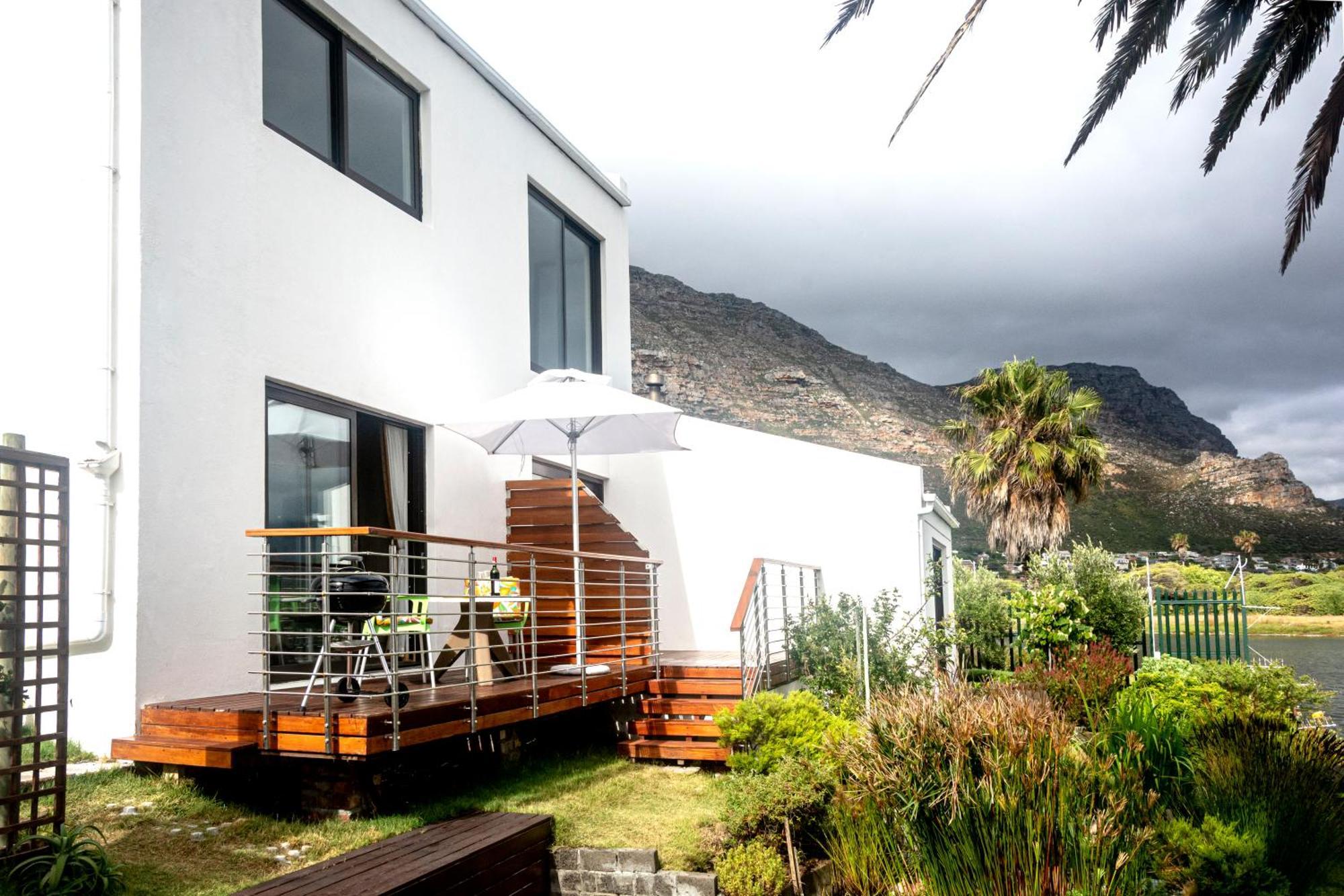 Vlei Cove Guesthouse Cape Town Exterior photo