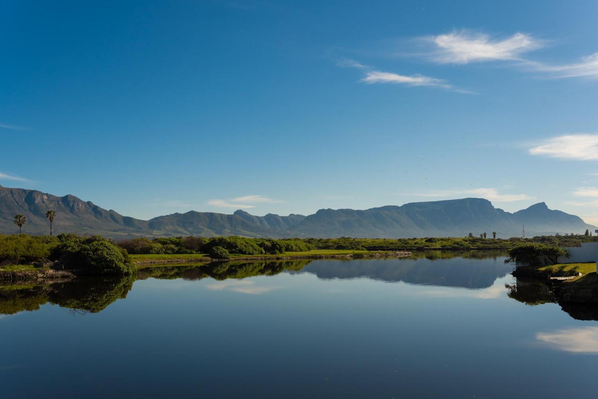 Vlei Cove Guesthouse Cape Town Exterior photo